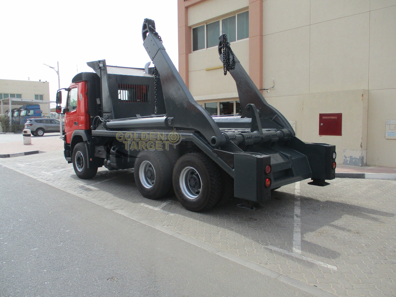 VOLVO FMX330 6x4 Skip Loader - Skip loader truck: picture 4 VOLVO FMX330 6x4 Skip Loader - Skip loader truck: picture 4