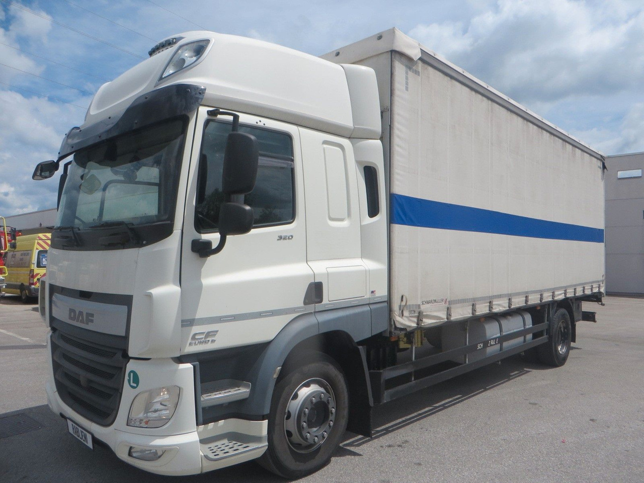 DAF CF320 4x2 18T Curtainside 7.70m - Curtainsider truck: picture 1 DAF CF320 4x2 18T Curtainside 7.70m - Curtainsider truck: picture 1