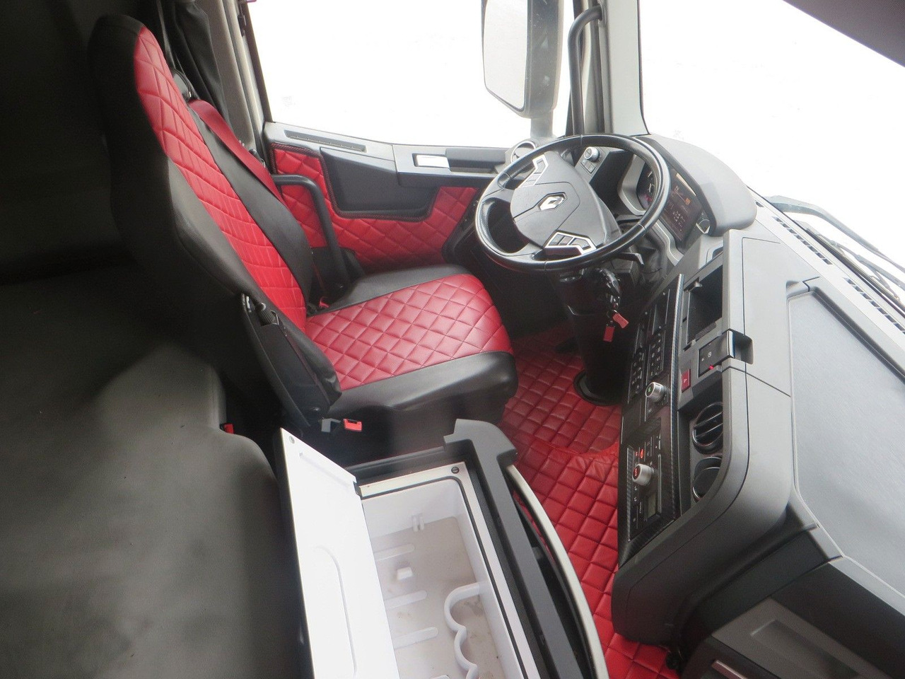 Leasing of  Renault T480 SC 6x2 Tandem jumbo 116m3 Renault T480 SC 6x2 Tandem jumbo 116m3: picture 15