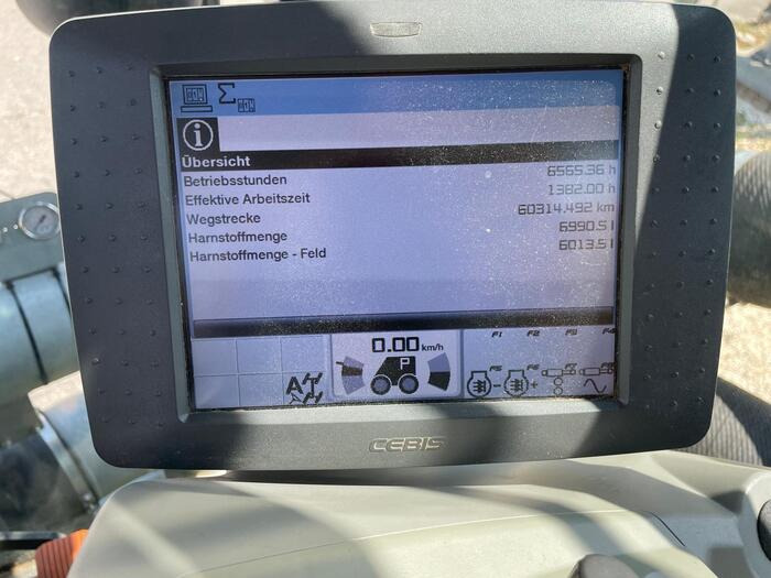 Claas Xerion 4000 - Farm tractor: picture 5 Claas Xerion 4000 - Farm tractor: picture 5