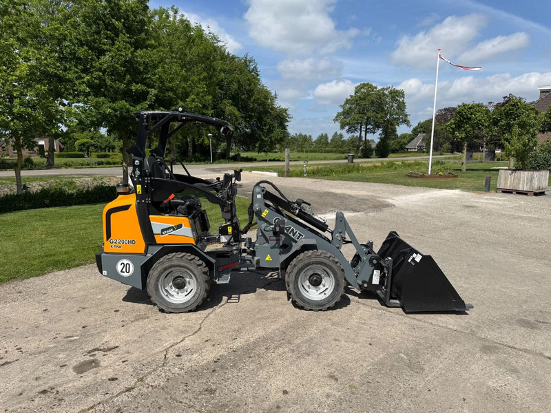 Giant Giant 2200 X-tra HD NIEUWE SHOVEL Mini shovel - Compact track loader: picture 1 Giant Giant 2200 X-tra HD NIEUWE SHOVEL Mini shovel - Compact track loader: picture 1
