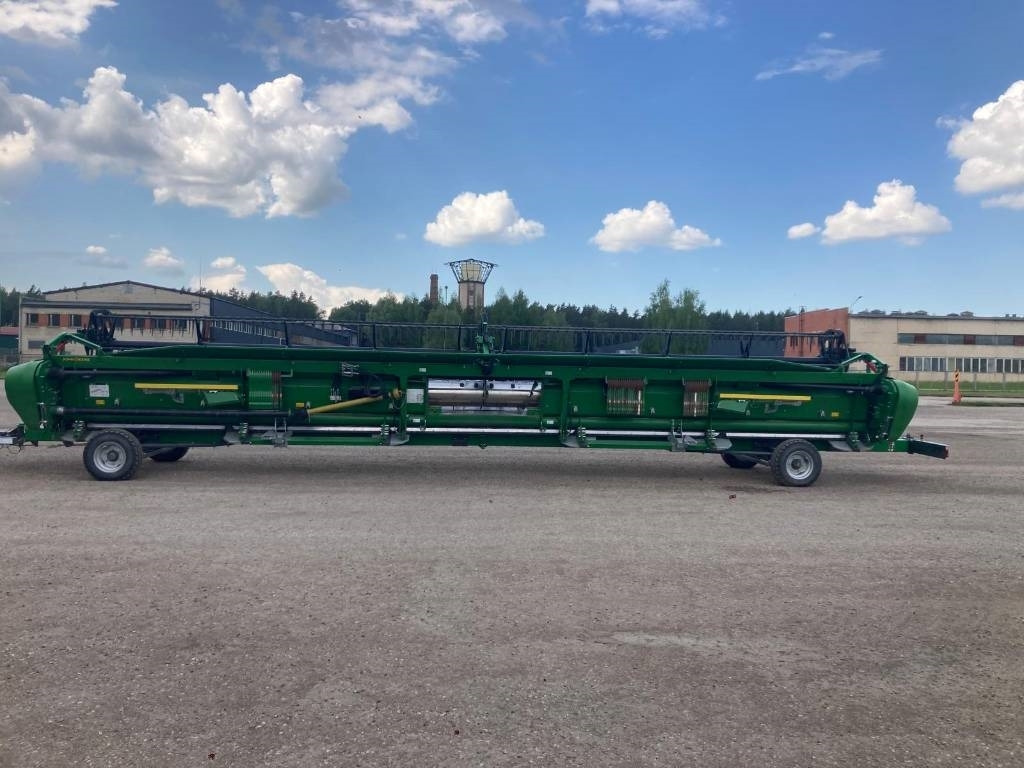 John Deere 640 X - Combine harvester: picture 2 John Deere 640 X - Combine harvester: picture 2