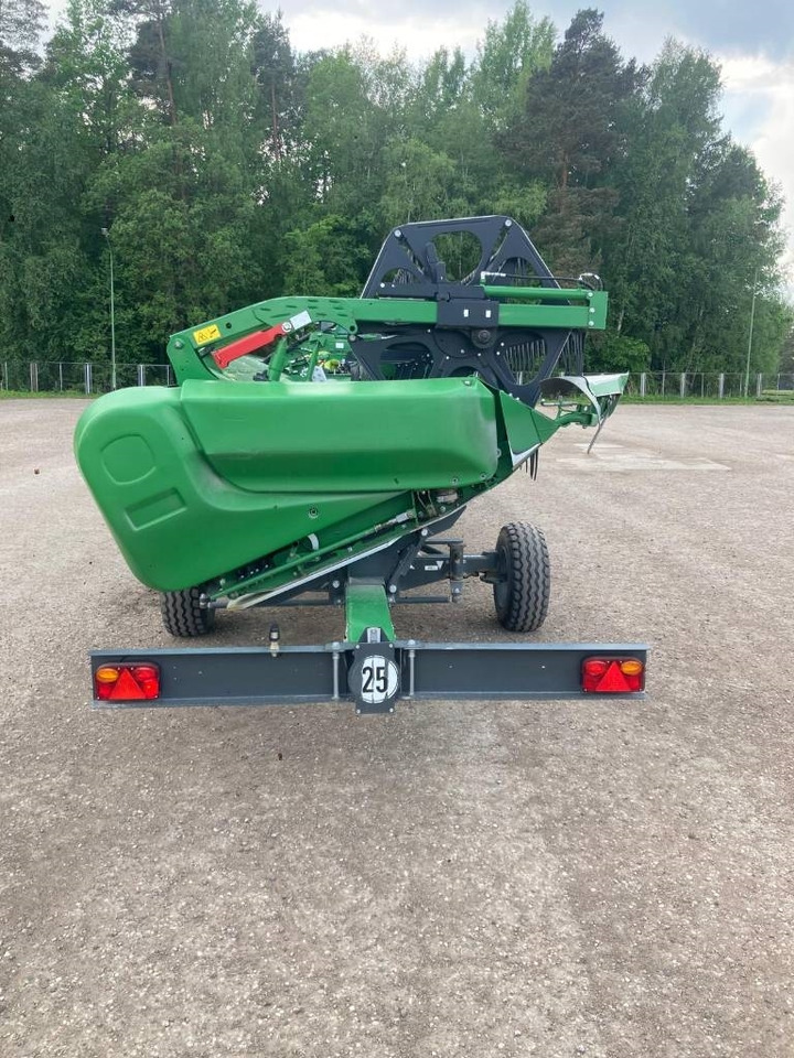 John Deere 640 X - Combine harvester: picture 4 John Deere 640 X - Combine harvester: picture 4