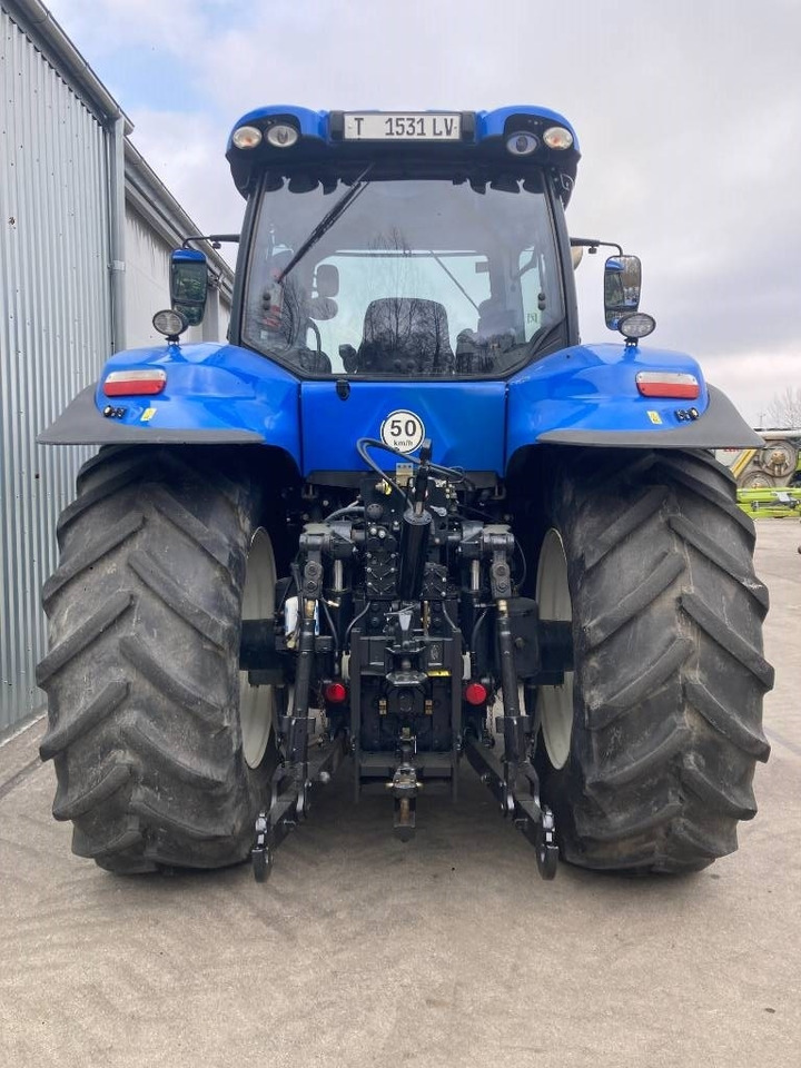 New Holland T 8.320 AC - Farm tractor: picture 4 New Holland T 8.320 AC - Farm tractor: picture 4