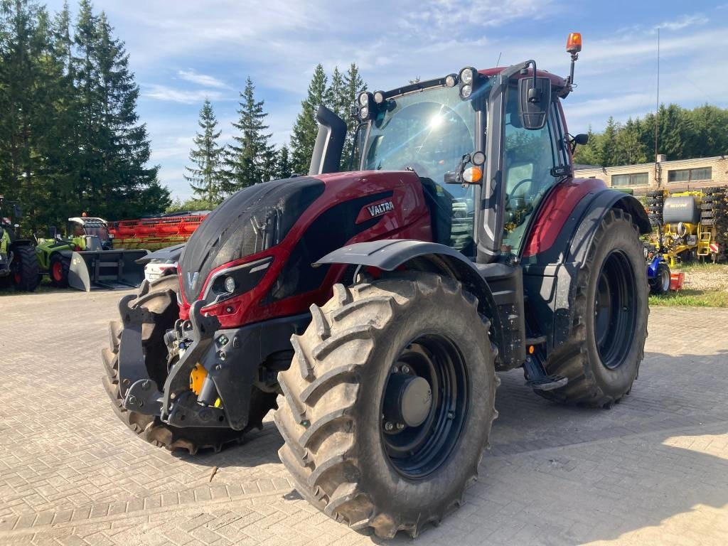 Valtra T 254 V - Farm tractor: picture 1 Valtra T 254 V - Farm tractor: picture 1