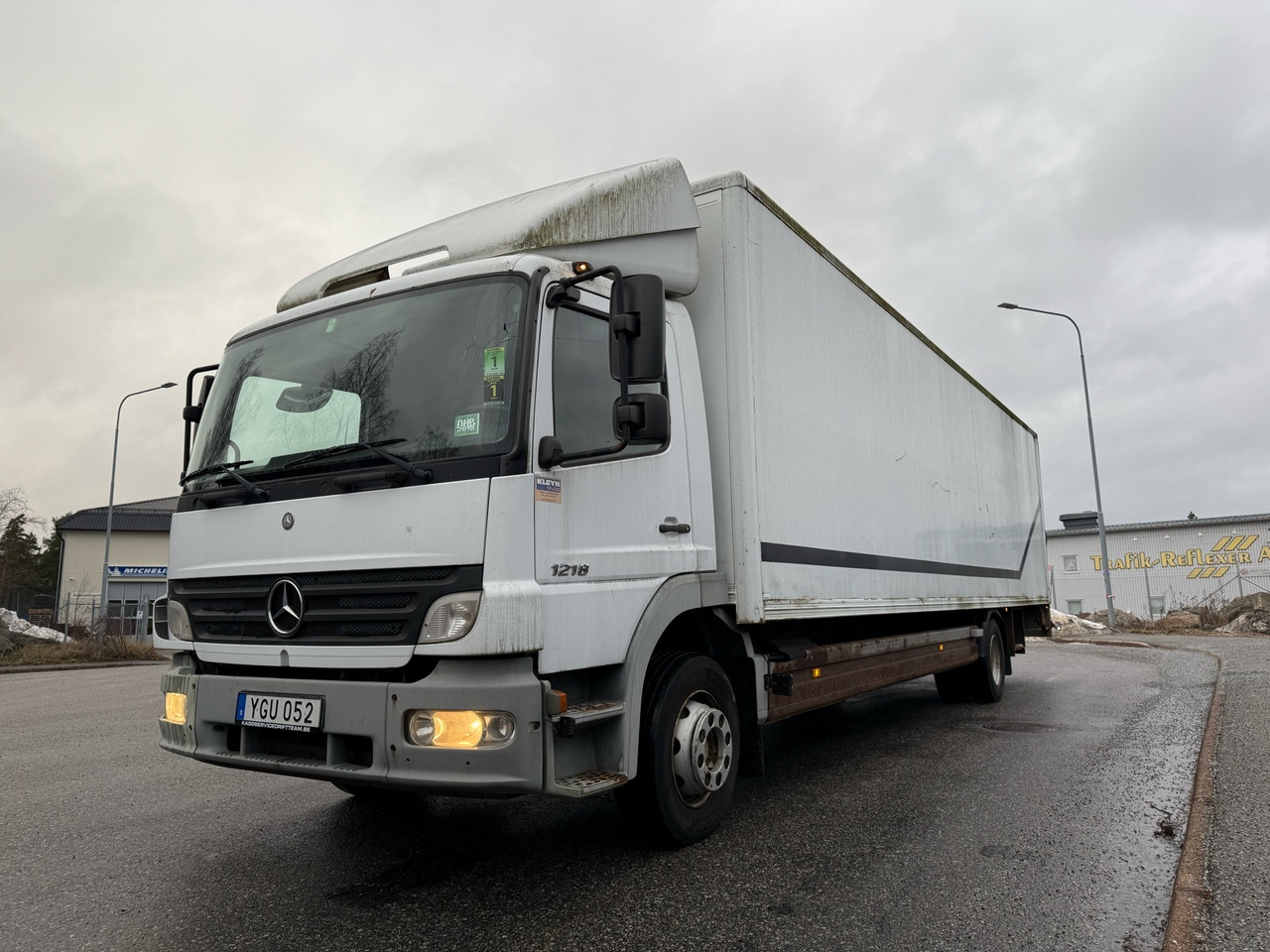 Lastbil Mercedes-Benz Atego 1218 -2006 | Reparationsobjekt - Box truck: picture 1 Lastbil Mercedes-Benz Atego 1218 -2006 | Reparationsobjekt - Box truck: picture 1
