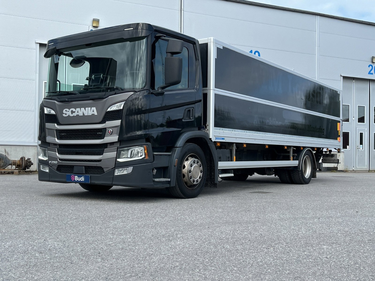 Lastbil Scania P250 B 4X2 LB -2020 | Höj/sänk | Full-luft - Box truck: picture 1 Lastbil Scania P250 B 4X2 LB -2020 | Höj/sänk | Full-luft - Box truck: picture 1