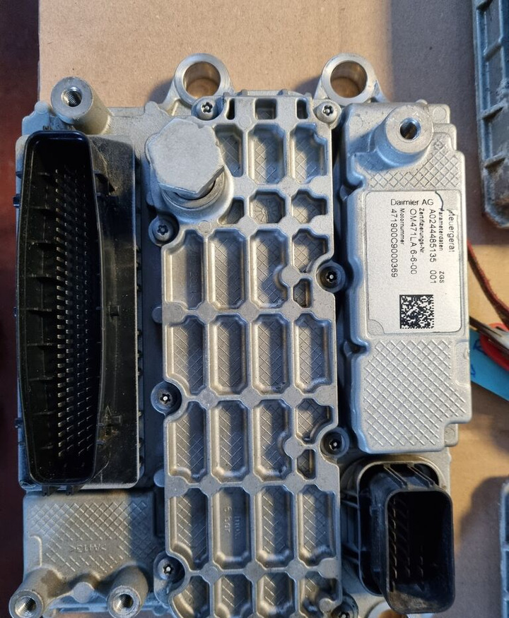 Continental CONTROL MODULE MCM2 Mercedes-Benz ACTROS MP4 EURO 6 - ECU for Truck: picture 2 Continental CONTROL MODULE MCM2 Mercedes-Benz ACTROS MP4 EURO 6 - ECU for Truck: picture 2