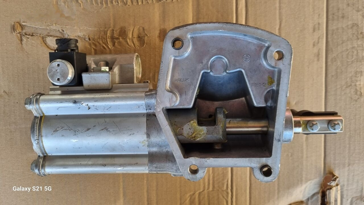 Mercedes-Benz ATEGO EURO 6 SHIFTING CYLINDER Mercedes-Benz ATEGO EURO 6 - Gear stick for Truck: picture 2 Mercedes-Benz ATEGO EURO 6 SHIFTING CYLINDER Mercedes-Benz ATEGO EURO 6 - Gear stick for Truck: picture 2