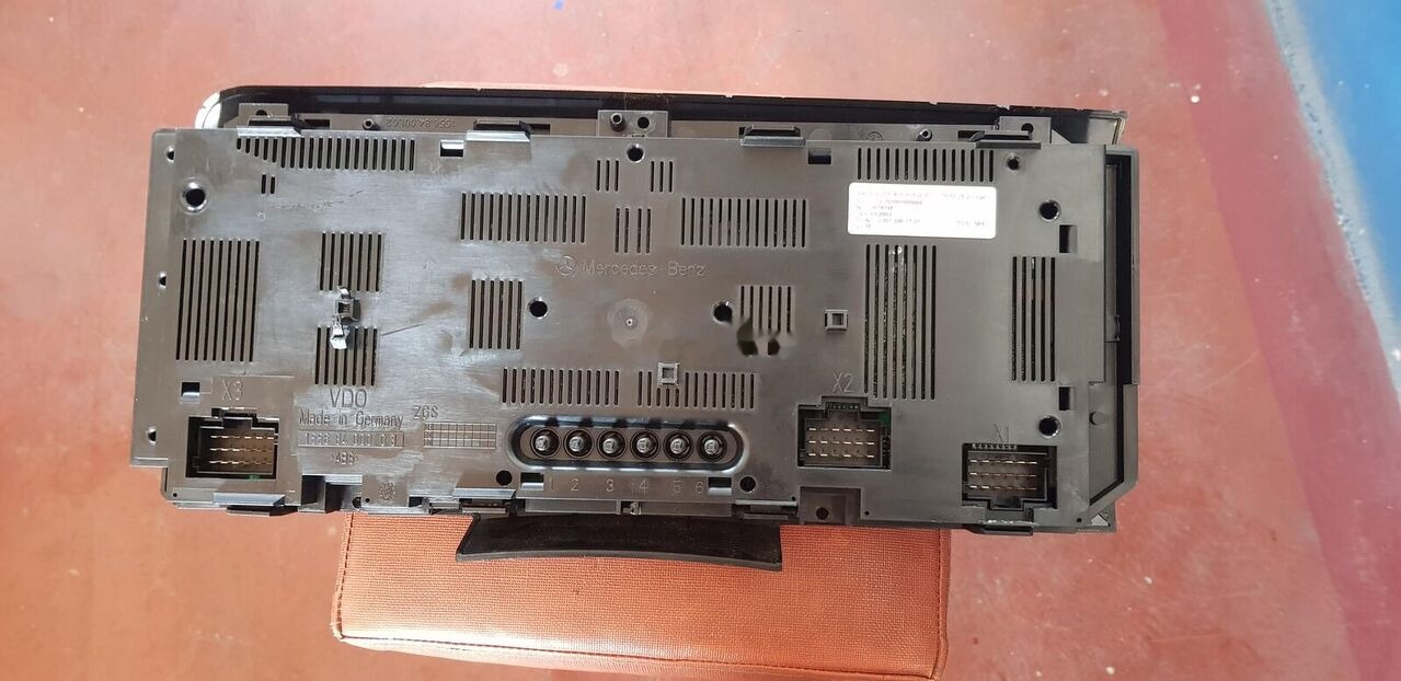 Dashboard for Truck Mercedes-Benz ATEGO: picture 8