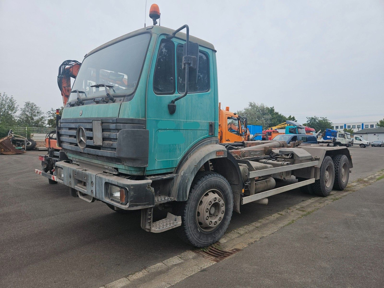 Mercedes-Benz SK 2527 6x4 Blatt/Blatt Hakenabroller - Hook lift truck: picture 2 Mercedes-Benz SK 2527 6x4 Blatt/Blatt Hakenabroller - Hook lift truck: picture 2