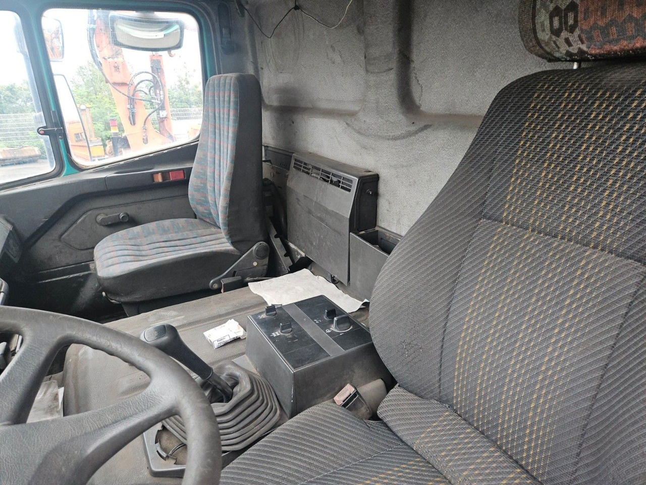 Hook lift truck Mercedes-Benz SK 2527 6x4 Blatt/Blatt Hakenabroller: picture 9