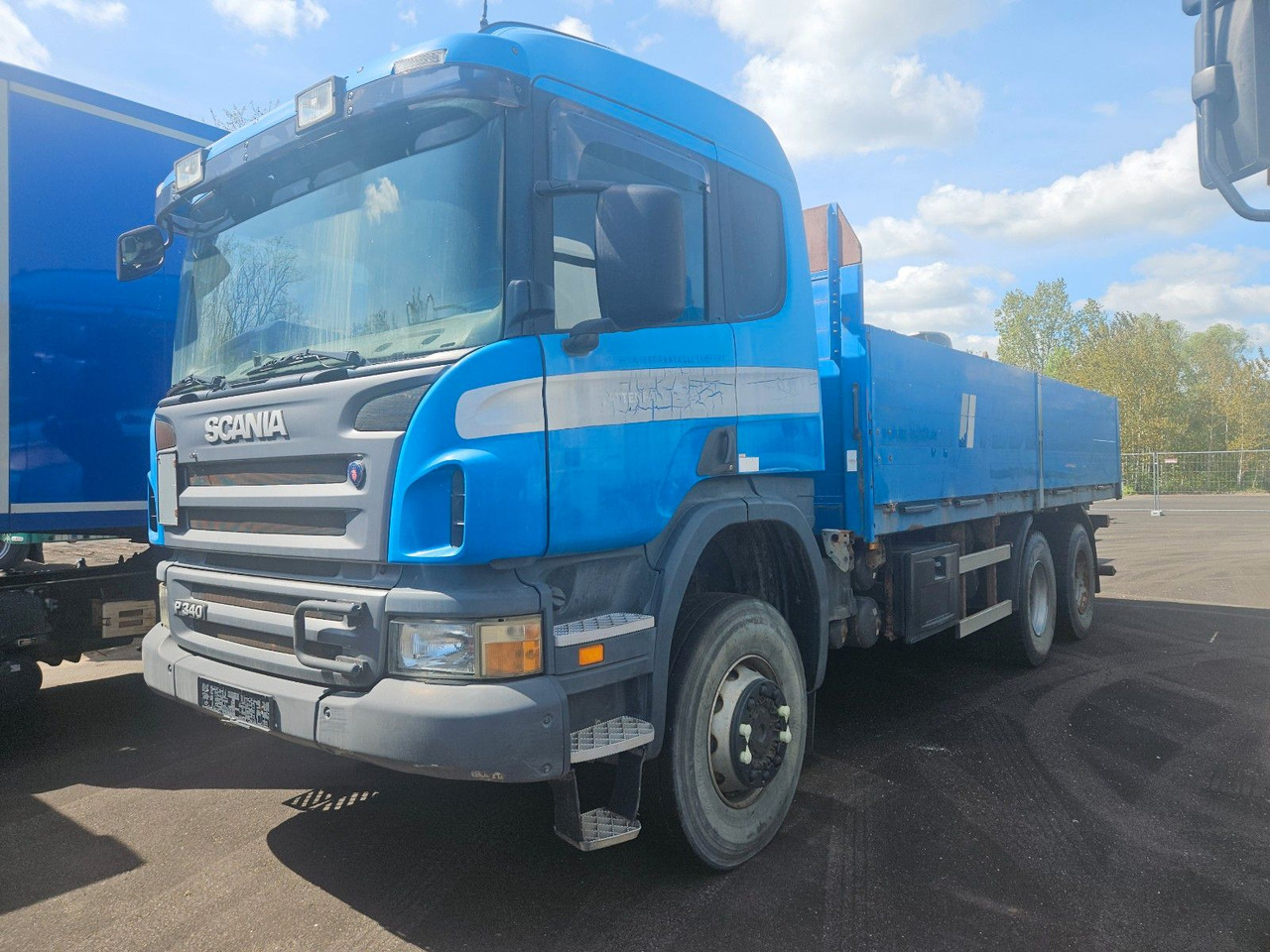 Scania P340 6x6 Pritsche Schaltgetriebe Blatt/Blatt - Dropside/ Flatbed truck: picture 1 Scania P340 6x6 Pritsche Schaltgetriebe Blatt/Blatt - Dropside/ Flatbed truck: picture 1