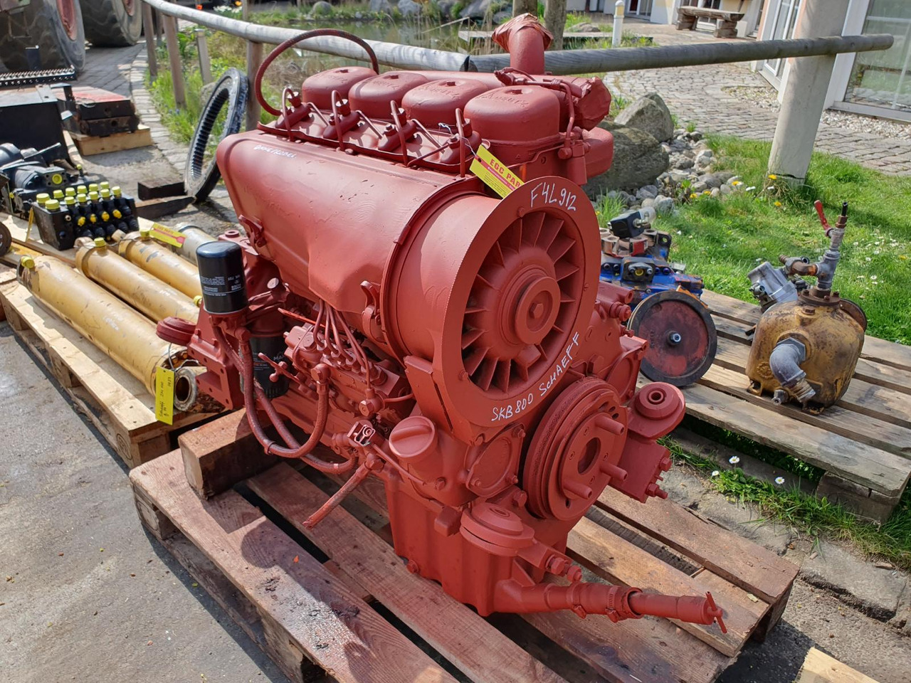 Deutz F4L912 aus SKB 800 - Engine for Construction machinery: picture 1 Deutz F4L912 aus SKB 800 - Engine for Construction machinery: picture 1