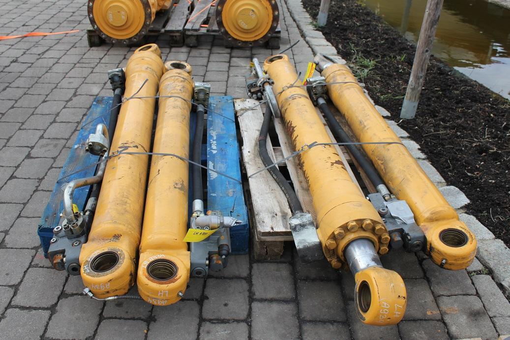 Liebherr A 934 - Hydraulic cylinder for Construction machinery: picture 4 Liebherr A 934 - Hydraulic cylinder for Construction machinery: picture 4