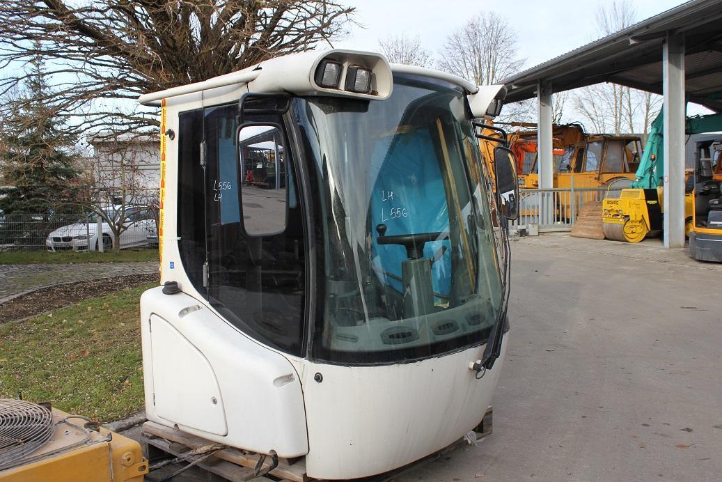 Liebherr L 556 - Cab for Wheel loader: picture 1 Liebherr L 556 - Cab for Wheel loader: picture 1