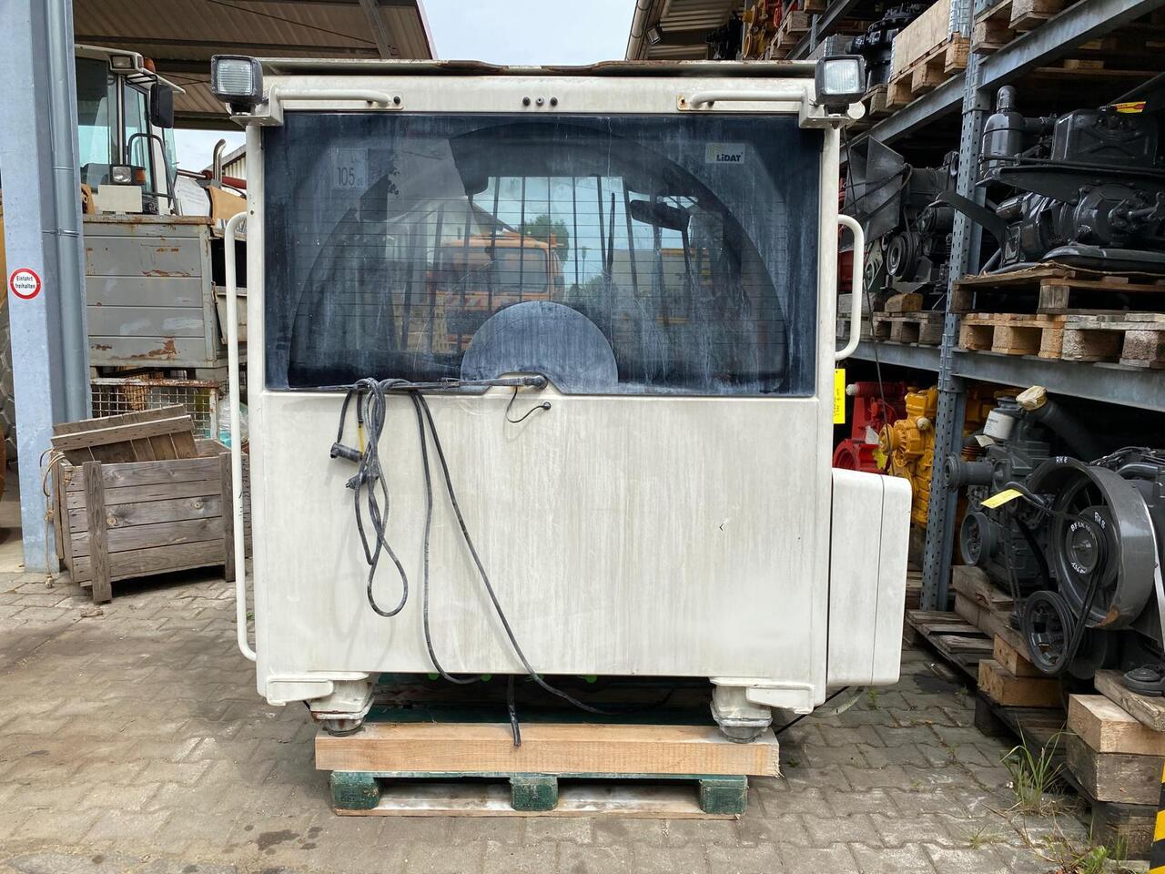 Liebherr L 566 - Cab for Construction machinery: picture 4 Liebherr L 566 - Cab for Construction machinery: picture 4