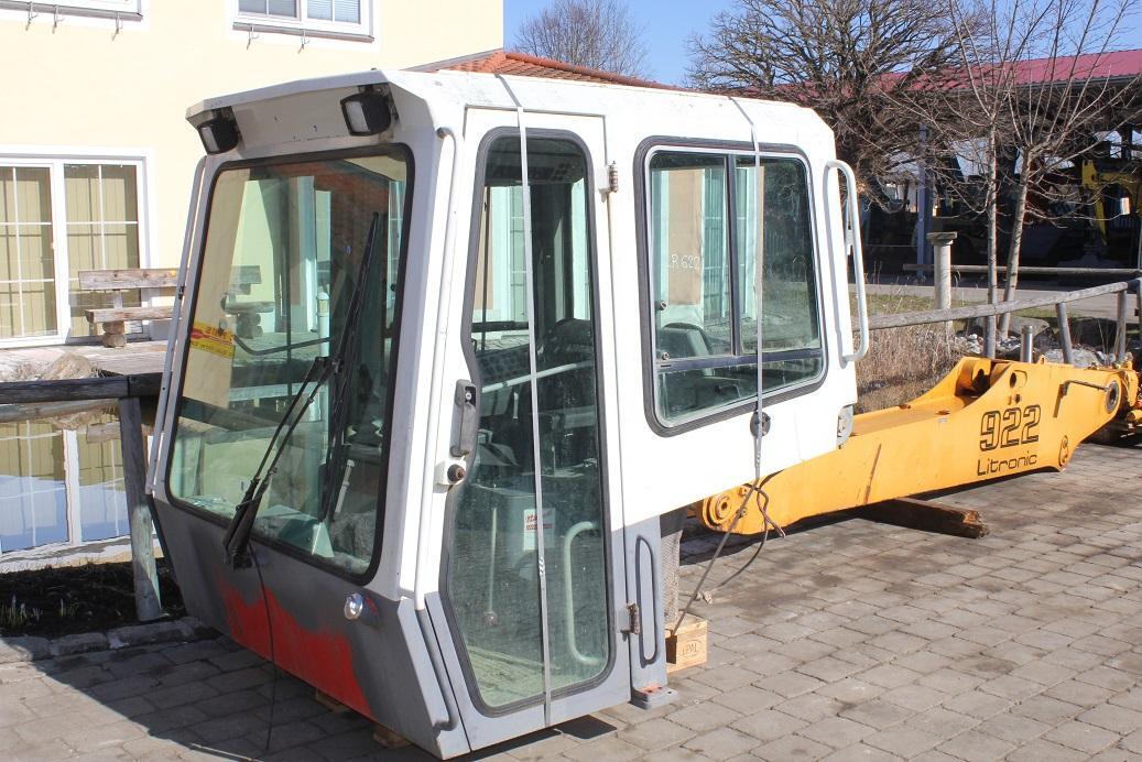 Liebherr LR 622 - Cab for Construction machinery: picture 1 Liebherr LR 622 - Cab for Construction machinery: picture 1