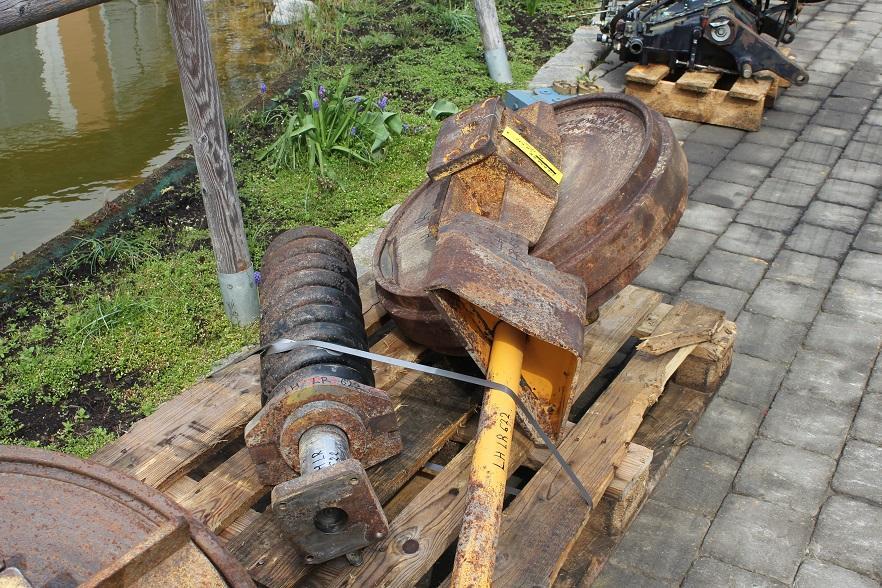 Liebherr LR 622 - Undercarriage parts for Crawler loader: picture 4 Liebherr LR 622 - Undercarriage parts for Crawler loader: picture 4