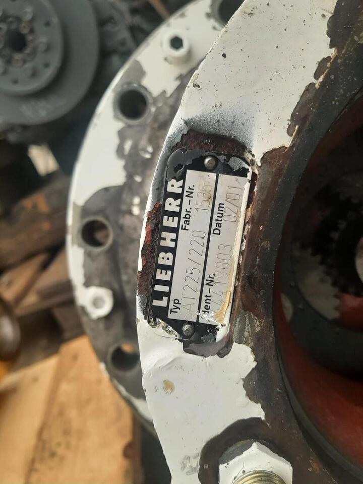 Liebherr SAT 225 / 220 aus A900B - Swing motor for Construction machinery: picture 3 Liebherr SAT 225 / 220 aus A900B - Swing motor for Construction machinery: picture 3