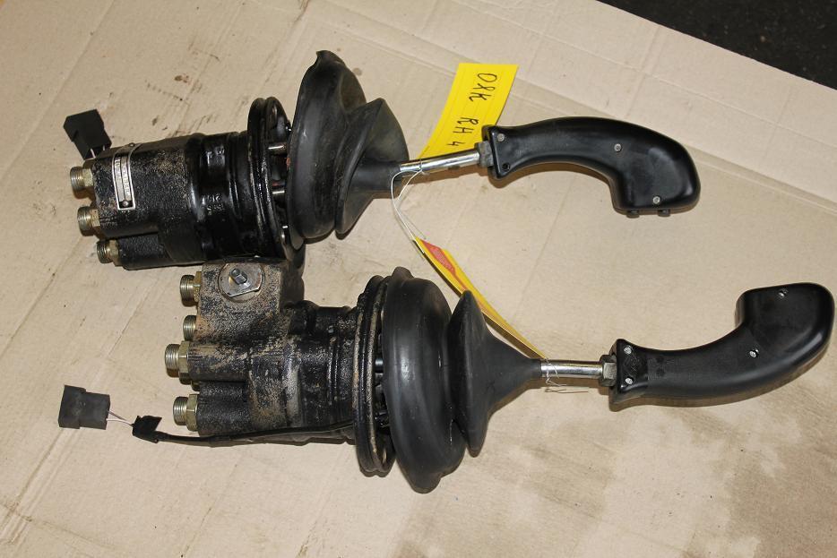 O&K RH 4 PMS Joystick - Cab and interior for Crawler excavator: picture 2 O&K RH 4 PMS Joystick - Cab and interior for Crawler excavator: picture 2