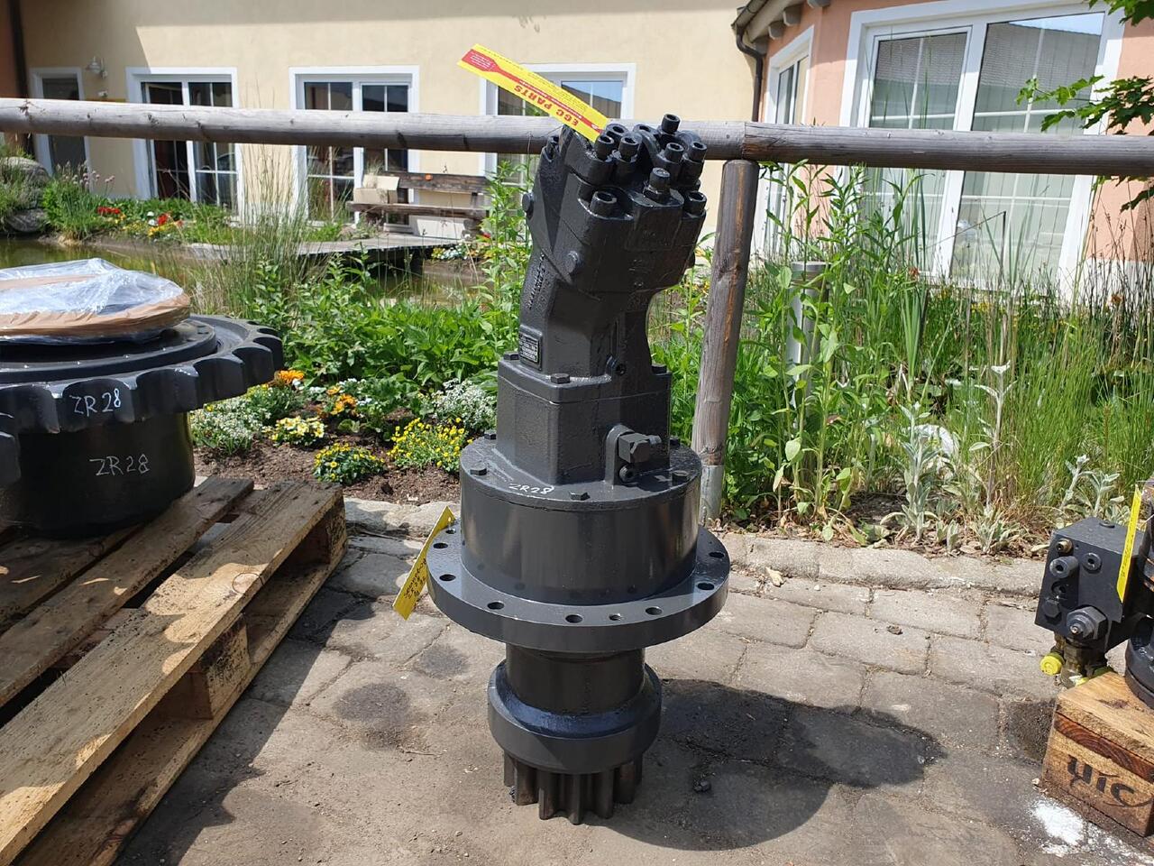 Sennebogen ZR 28 - Swing motor for Construction machinery: picture 1 Sennebogen ZR 28 - Swing motor for Construction machinery: picture 1