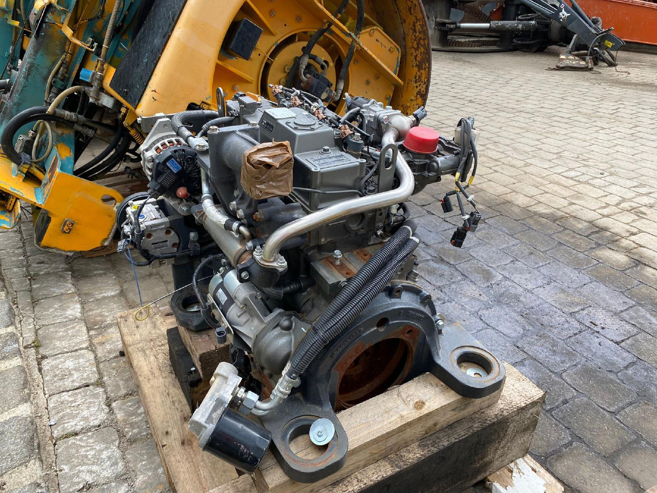 Yanmar Hitachi 4TNV 98C aus ZX 85 - Engine for Construction machinery: picture 4 Yanmar Hitachi 4TNV 98C aus ZX 85 - Engine for Construction machinery: picture 4