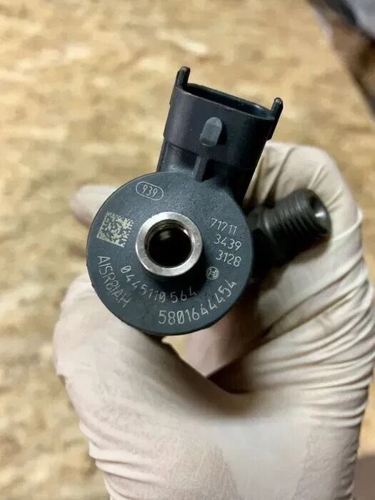 E Iveco Daily 3.0445.110.564 Oryginał 0445.110.564 - Injector for Truck: picture 1 E Iveco Daily 3.0445.110.564 Oryginał 0445.110.564 - Injector for Truck: picture 1