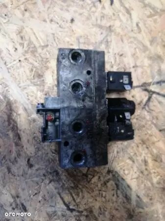 ZAWÓR OTWIERANIA DRZWI 3 CEWKI WABCO DO AUTOBUSÓW MERCEDES MAN D 472600022 - Brake valve for Truck: picture 3 ZAWÓR OTWIERANIA DRZWI 3 CEWKI WABCO DO AUTOBUSÓW MERCEDES MAN D 472600022 - Brake valve for Truck: picture 3
