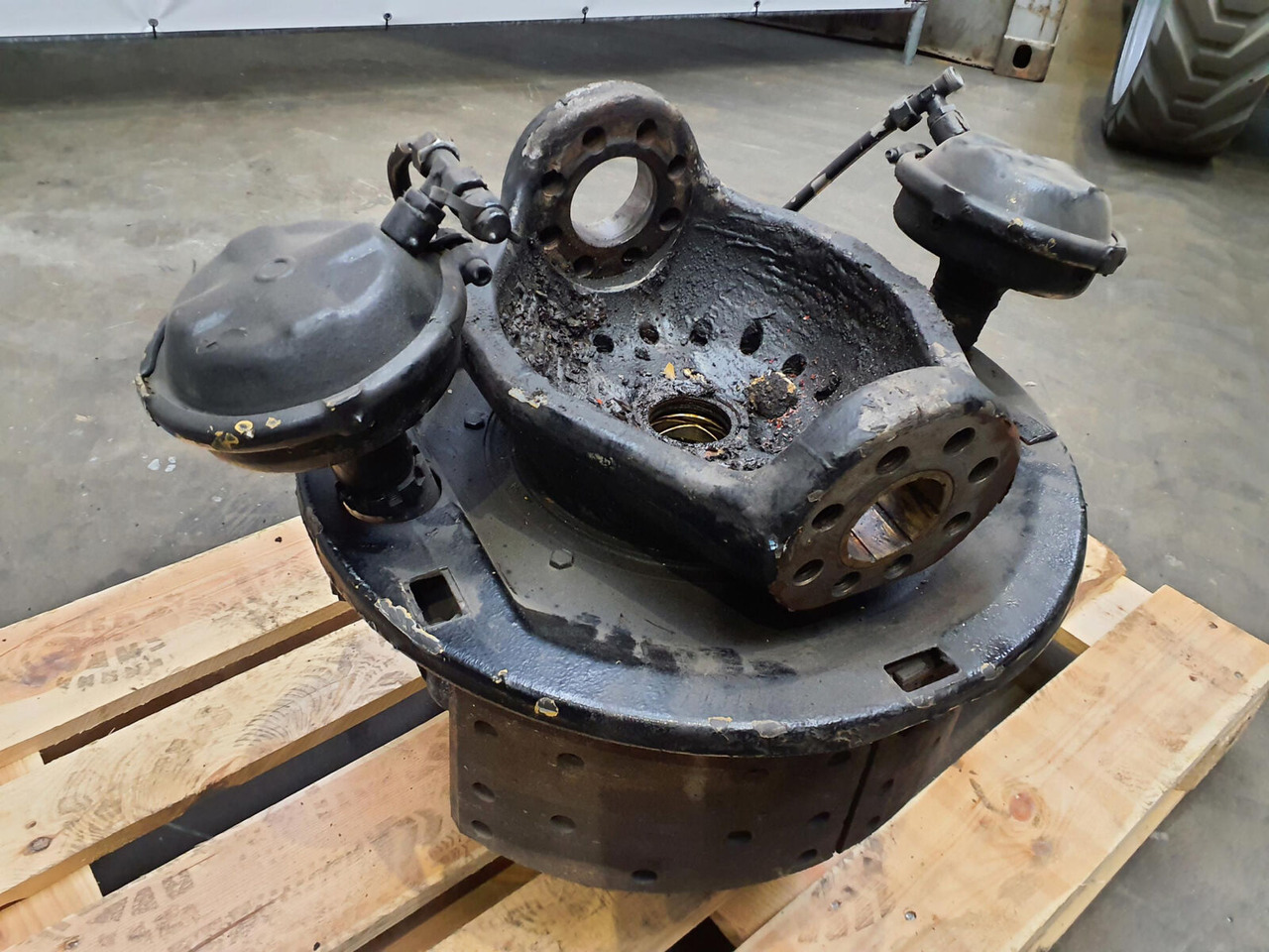 FAUN ATF 50G-3 steering knuckle axle 1 right - Steering knuckle for Mobile crane: picture 1 FAUN ATF 50G-3 steering knuckle axle 1 right - Steering knuckle for Mobile crane: picture 1