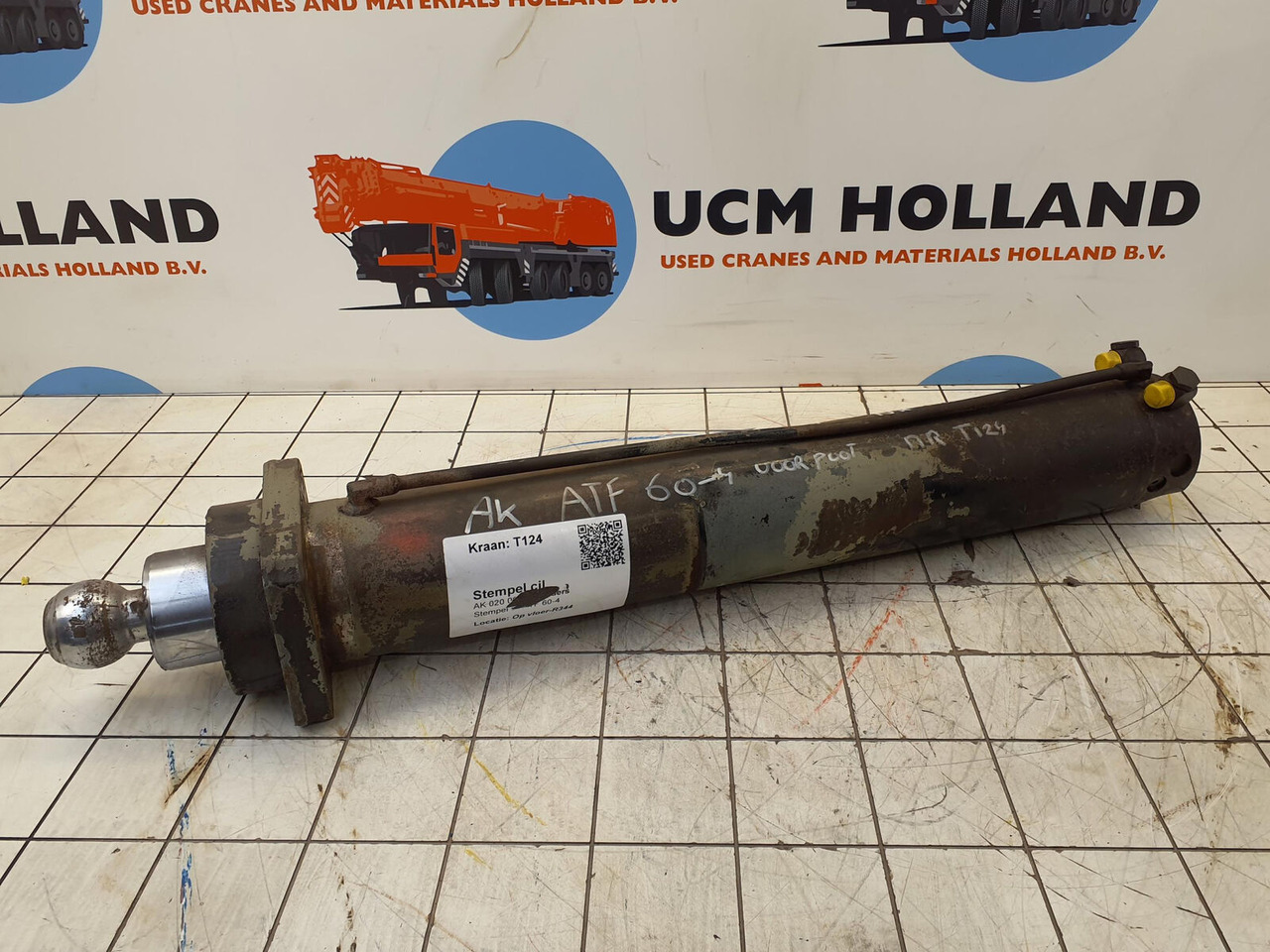 FAUN ATF 60-4 outrigger cylinder front - Hydraulic cylinder for Crane: picture 1 FAUN ATF 60-4 outrigger cylinder front - Hydraulic cylinder for Crane: picture 1