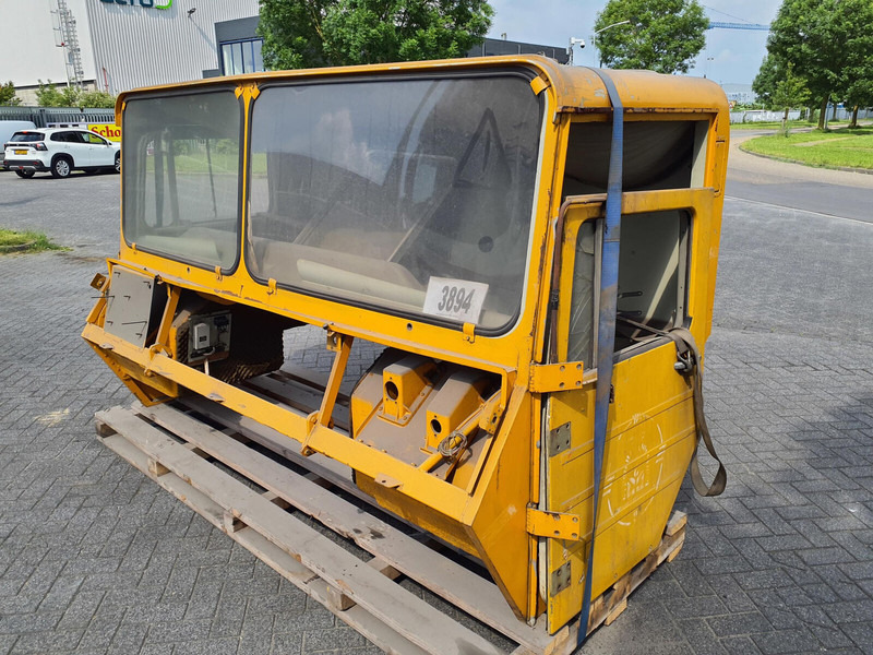 Faun KF lower cabin - Cab and interior for Crane: picture 2 Faun KF lower cabin - Cab and interior for Crane: picture 2