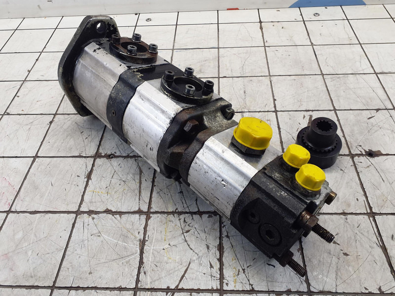Grove GMK 3055 steering pump - Hydraulic pump for Crane: picture 2 Grove GMK 3055 steering pump - Hydraulic pump for Crane: picture 2