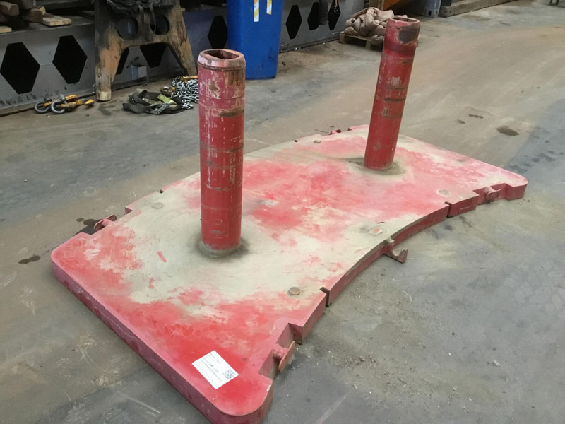 Grove GMK 5100 counterweight 3,0 ton - Counterweight for Construction machinery: picture 4 Grove GMK 5100 counterweight 3,0 ton - Counterweight for Construction machinery: picture 4