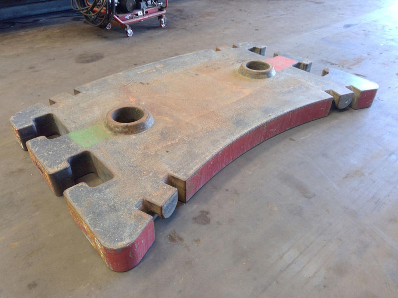Grove GMK 5130-1/2 counterweight 5,0 ton - Counterweight for Construction machinery: picture 2 Grove GMK 5130-1/2 counterweight 5,0 ton - Counterweight for Construction machinery: picture 2