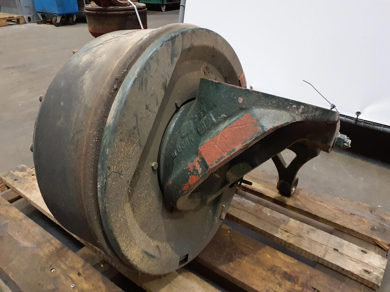 Grove GMK 5220 Megatrak axle housing - Axle and parts for Mobile crane: picture 2 Grove GMK 5220 Megatrak axle housing - Axle and parts for Mobile crane: picture 2