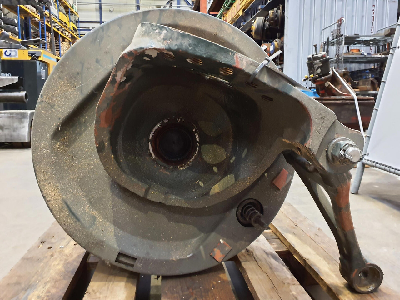 Grove GMK 5220 Megatrak axle housing - Axle and parts for Mobile crane: picture 3 Grove GMK 5220 Megatrak axle housing - Axle and parts for Mobile crane: picture 3