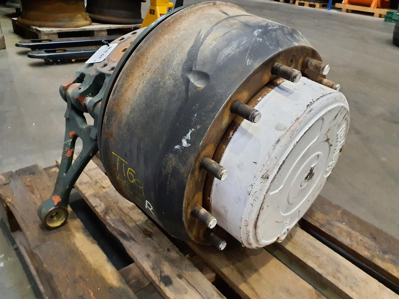 Grove GMK 5220 Megatrak axle housing - Axle and parts for Mobile crane: picture 5 Grove GMK 5220 Megatrak axle housing - Axle and parts for Mobile crane: picture 5