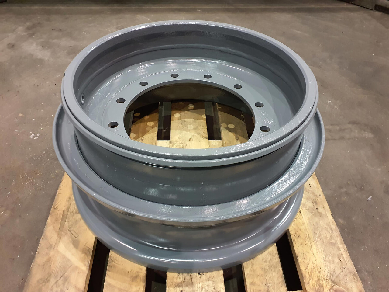 Grove Rim 445/95R25 12 14.5 3p - Rim: picture 2 Grove Rim 445/95R25 12 14.5 3p - Rim: picture 2