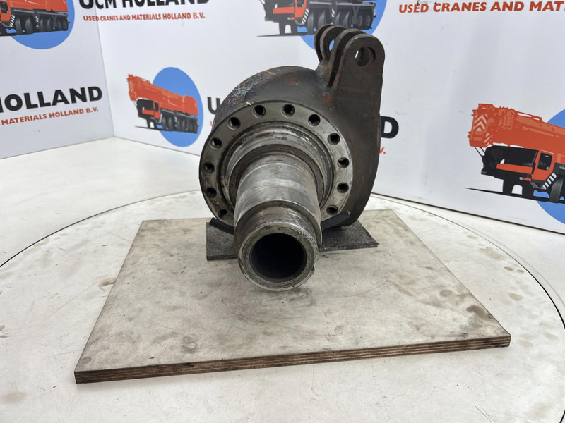 Krupp KMK 3045 Steering knuckle 16 holes - Steering knuckle for Crane: picture 2 Krupp KMK 3045 Steering knuckle 16 holes - Steering knuckle for Crane: picture 2
