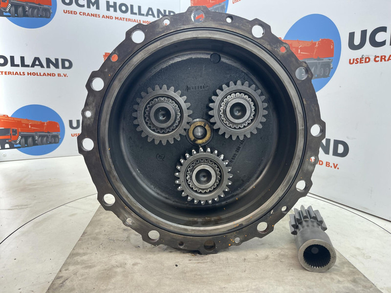Krupp KMK 3050 planetary gear 12-23-60-34-3pl-H135 - Suspension for Crane: picture 4 Krupp KMK 3050 planetary gear 12-23-60-34-3pl-H135 - Suspension for Crane: picture 4