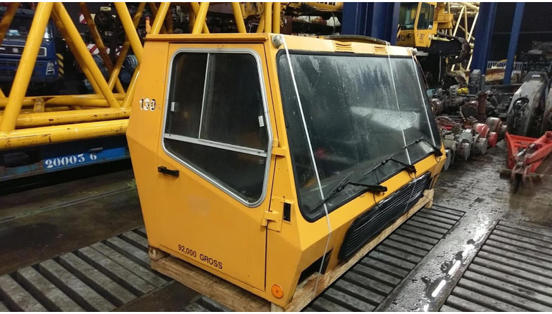 Krupp KMK 5100 lower cabin - Cab and interior for Crane: picture 2 Krupp KMK 5100 lower cabin - Cab and interior for Crane: picture 2