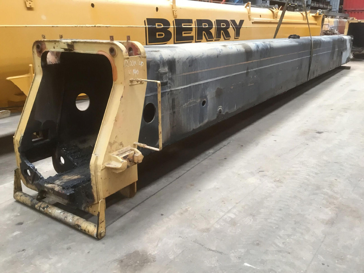 Krupp MK 5140 5160 telescopic section 1 - Boom for Mobile crane: picture 1 Krupp MK 5140 5160 telescopic section 1 - Boom for Mobile crane: picture 1