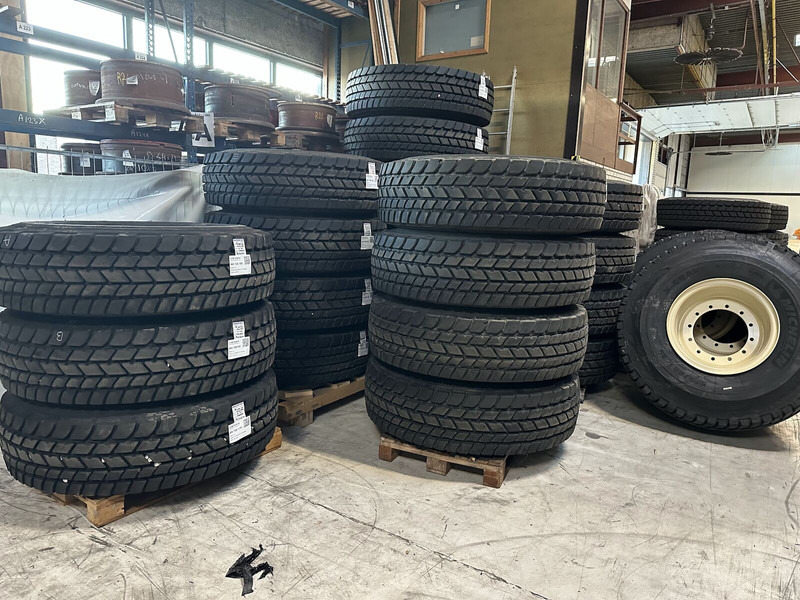 Liebherr Crane Tires/Rims for sale - Tire for Construction machinery: picture 5 Liebherr Crane Tires/Rims for sale - Tire for Construction machinery: picture 5