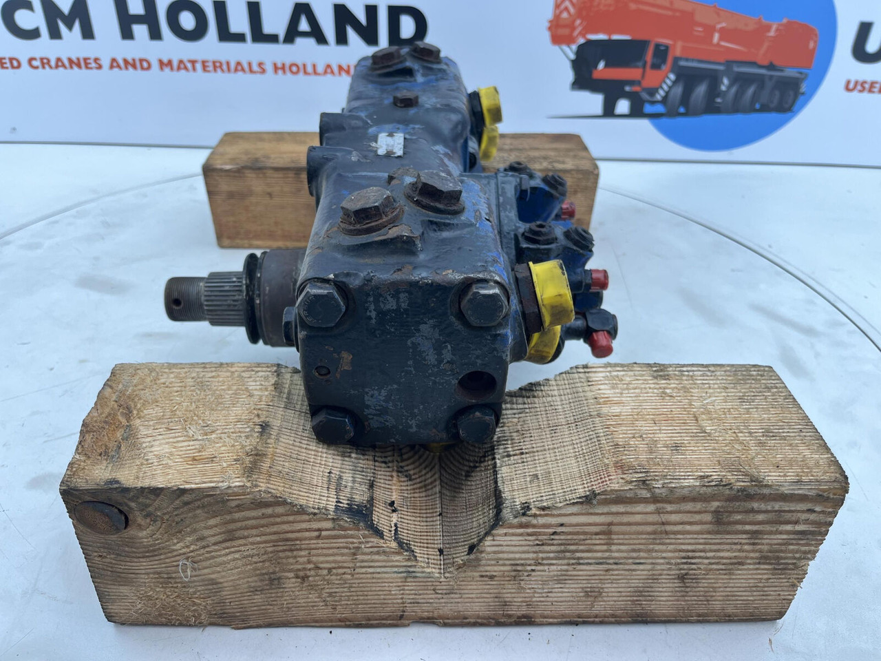 Liebherr LT 1090 steering box 180bar - Steering gear for Crane: picture 4 Liebherr LT 1090 steering box 180bar - Steering gear for Crane: picture 4