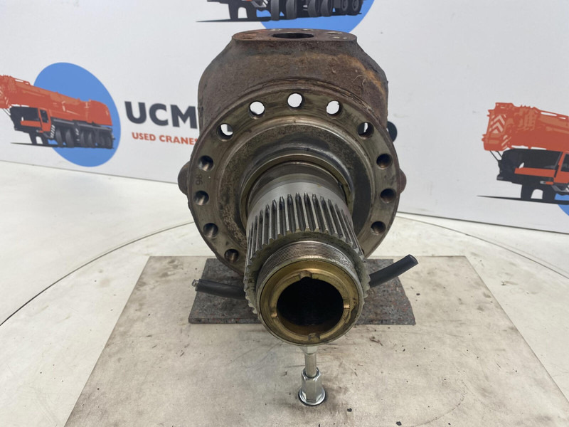 Liebherr LTM 1025 Steering knuckle 16 holes axle 1 - Steering knuckle for Crane: picture 2 Liebherr LTM 1025 Steering knuckle 16 holes axle 1 - Steering knuckle for Crane: picture 2