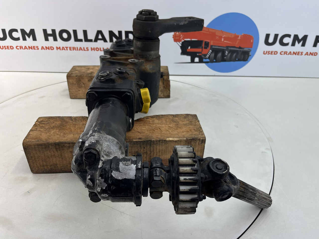 Liebherr LTM 1035-2 Steering box - Steering gear for Mobile crane: picture 2 Liebherr LTM 1035-2 Steering box - Steering gear for Mobile crane: picture 2