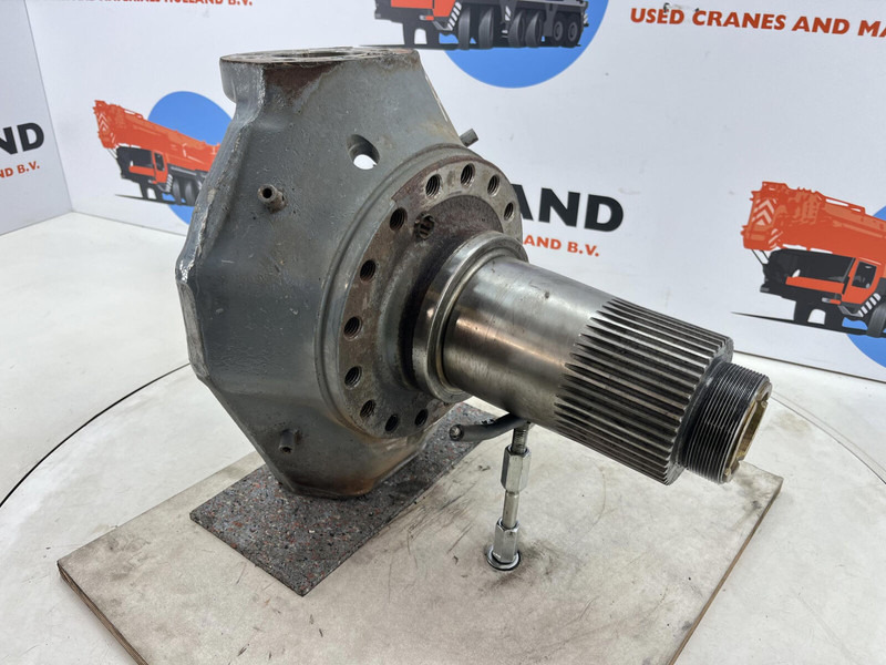 Liebherr LTM 1055-3.2 Steering knuckle 16 holes axle 2 - Steering knuckle for Crane: picture 3 Liebherr LTM 1055-3.2 Steering knuckle 16 holes axle 2 - Steering knuckle for Crane: picture 3