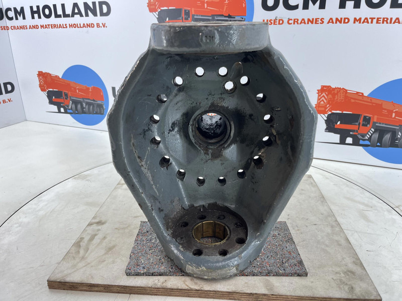 Liebherr LTM 1055-3.2 Steering knuckle 16 holes axle 2 - Steering knuckle for Crane: picture 5 Liebherr LTM 1055-3.2 Steering knuckle 16 holes axle 2 - Steering knuckle for Crane: picture 5