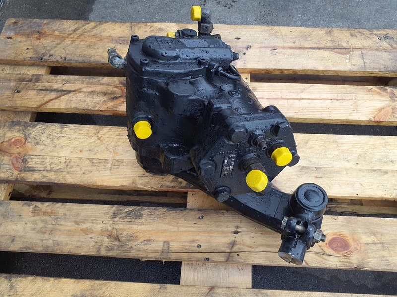 Liebherr LTM 1060-2 steering gear - Steering column for Crane: picture 3 Liebherr LTM 1060-2 steering gear - Steering column for Crane: picture 3